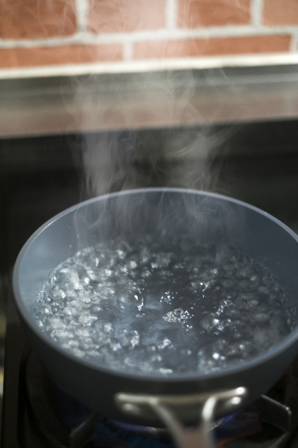 「沸く」と「湧く」の意味、あなたはどれを使いこなせる? | 暮らしの一口メモ